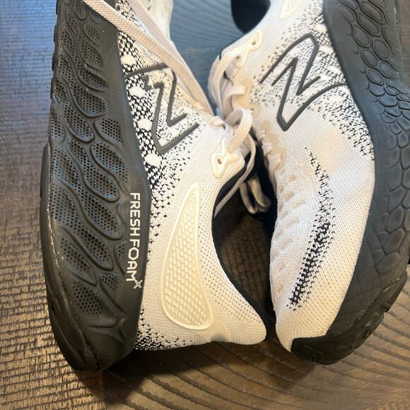 New Balance White Athletic Shoes with Chunky Silhouette - Picture 9 of 10